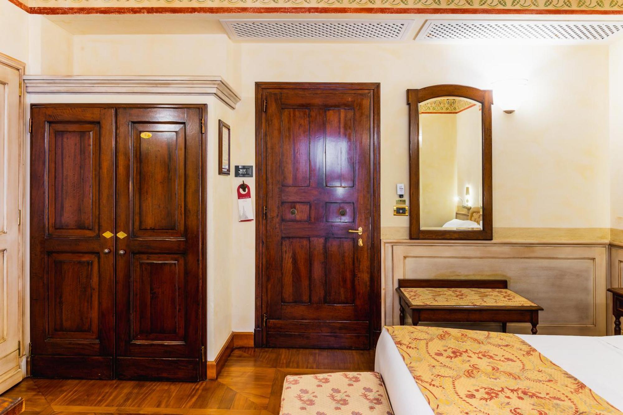 Art Hotel Commercianti Болонья Экстерьер фото