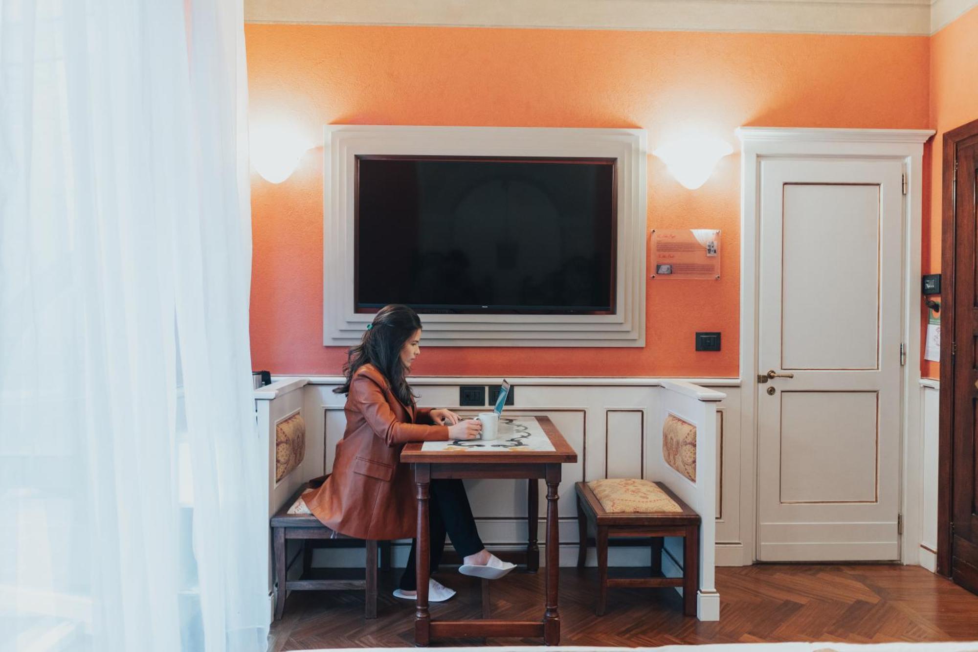 Art Hotel Commercianti Болонья Экстерьер фото
