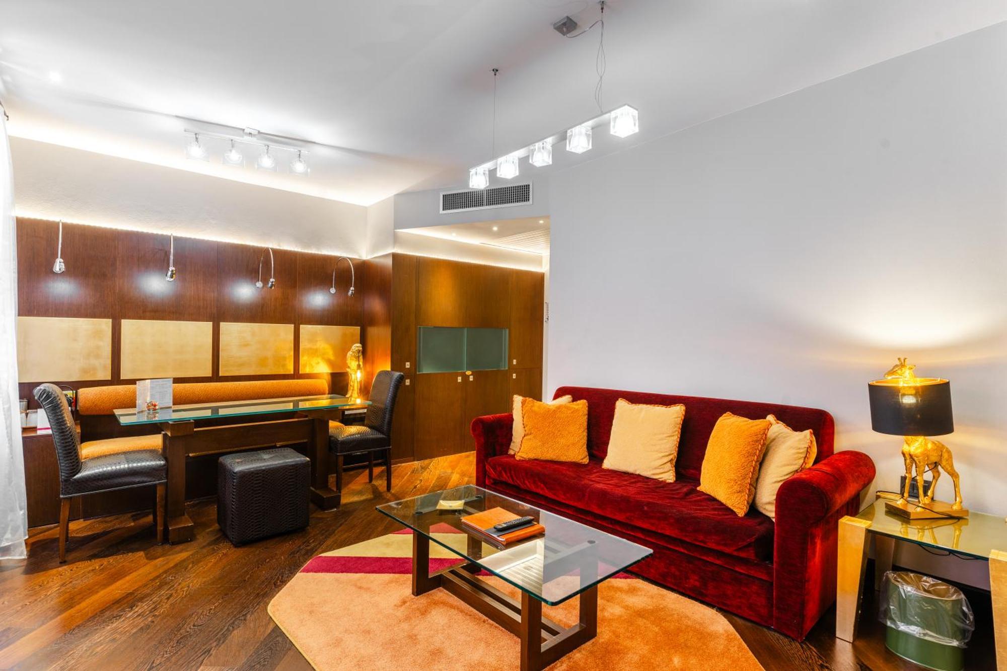 Art Hotel Commercianti Болонья Экстерьер фото